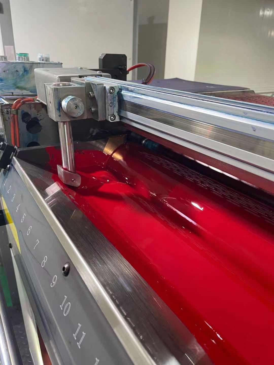 جهاز خلط الحبر التلقائي لمكبس الطباعة المعدنية